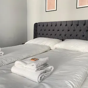 Malfatti Urban Oasis Apartament
